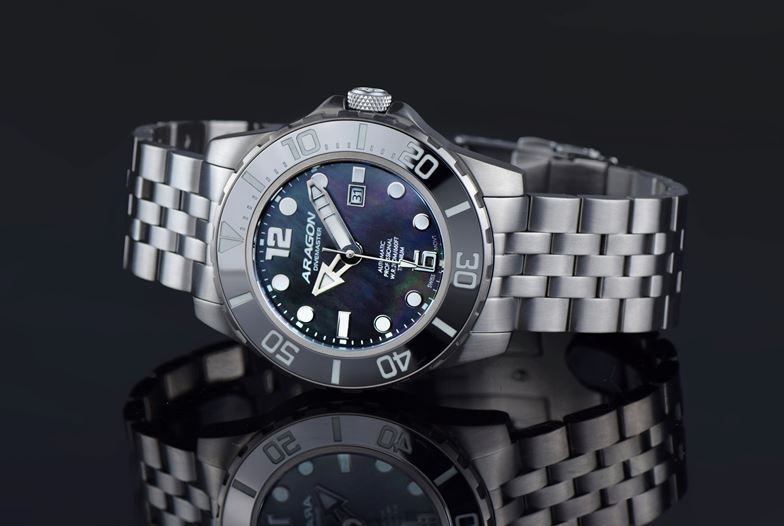 ARAGON Divemaster Titanium Swiss Black MOP R150 50mm